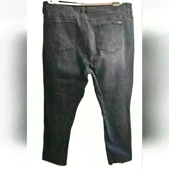 Melissa McCarthy Seven7 Skinny Midrise Distressed Blue Jeans Sz 24W NWOT - Picture 2 of 9